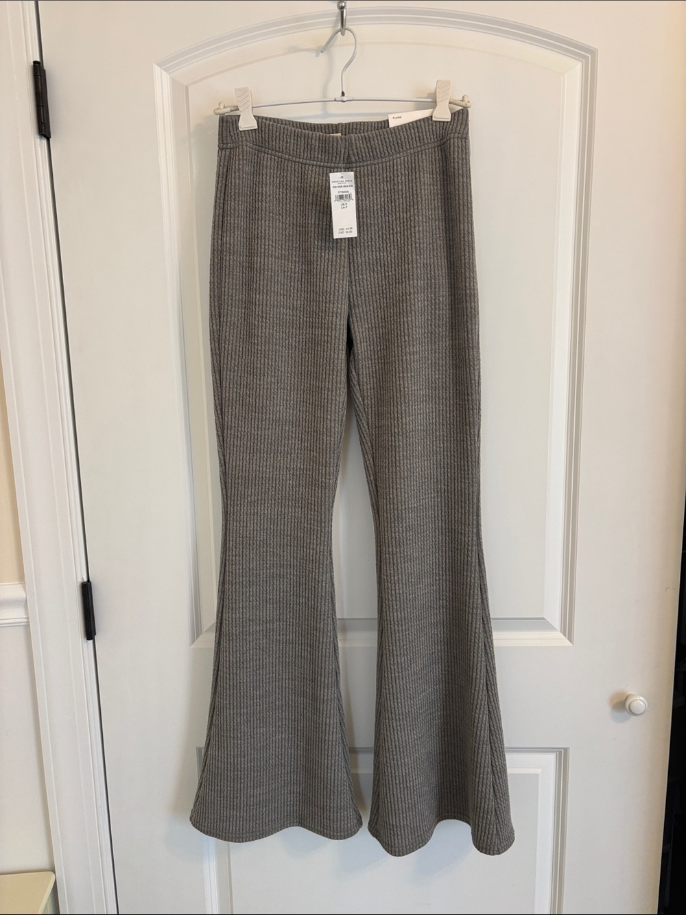 American Eagle Women’s Super High Rise Flare Gray, Ribbed Sweater Pants - S